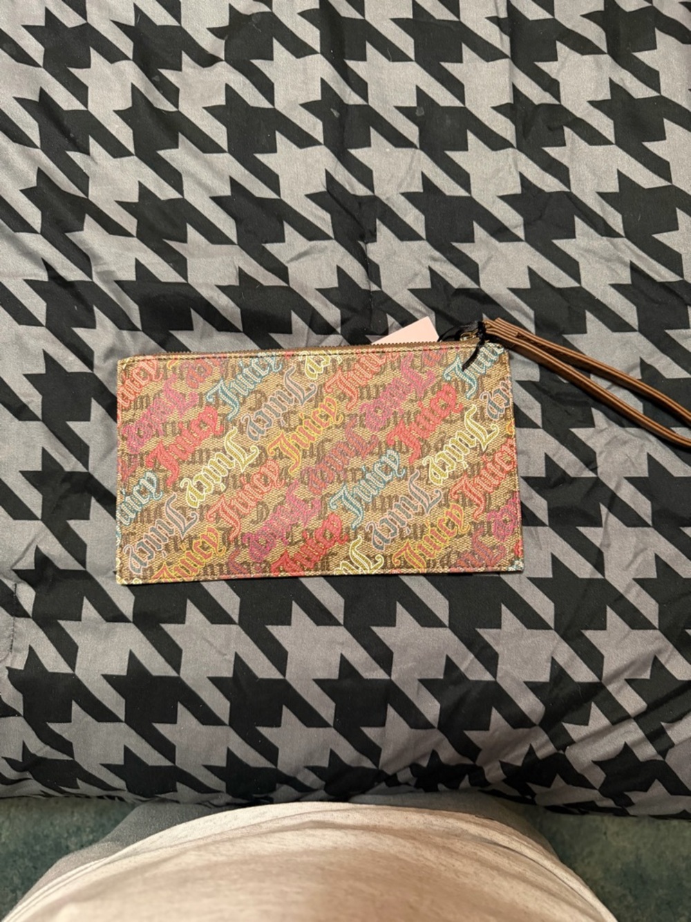 Juicy Couture Brown Multicolor Logo Wristlet with Gold Hardware - Picture 3 of 4